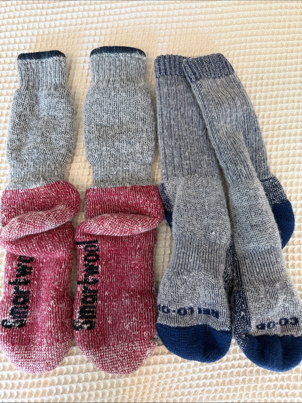 Smartwool & REI Women’s Heavy Wool Hiking Socks – 2 Pairs – Medium